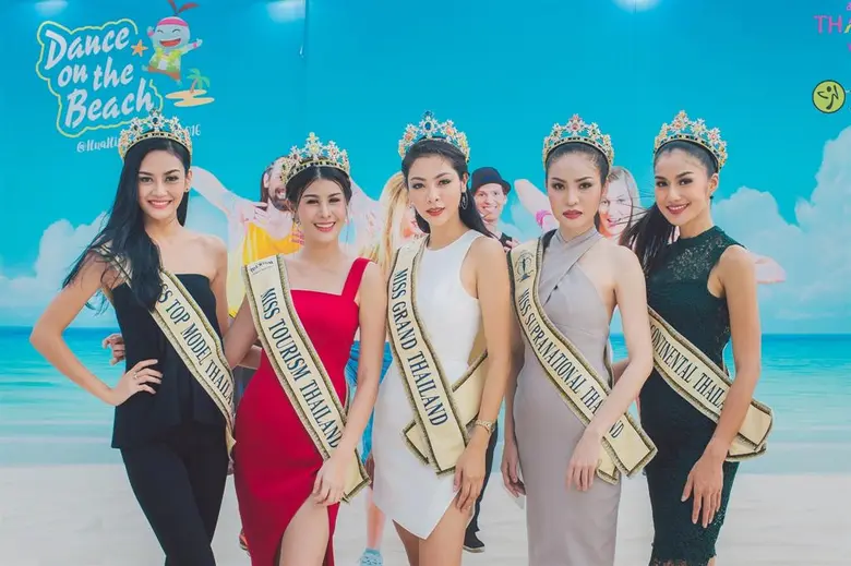 ททท. กระตุ้นท่องเที่ยวหัวหิน ดึง วาววา ณิชารีย์ พร้อม 5 สาว Miss Grand Thailand 2016 รวมพลคนชอบแดนซ์กว่า500ชีวิต วาดลวดลายซุมบ้ากลางหาด กับกิจกรรม Dance on the Beach @ Hua Hin 2016