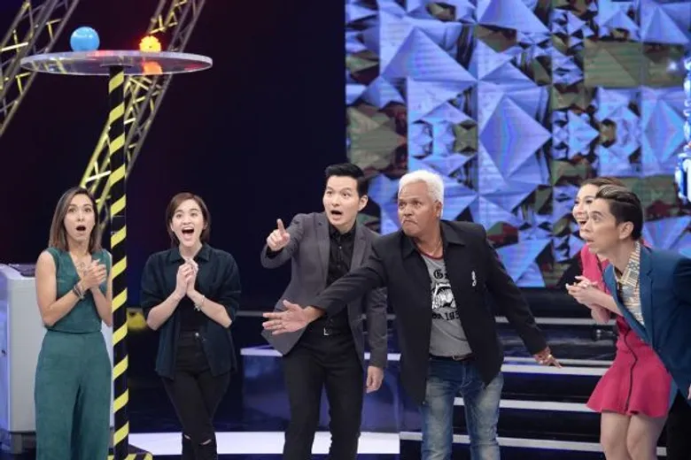 ทีวีไกด์: รายการ “STEP RIGHT UP ใครเก่ง...ใครได้" “ซาร่า-นลิน โฮเลอร์” สุดมั่น ลั่นวาจา วันนี้เธอคือผู้ชนะ!!!