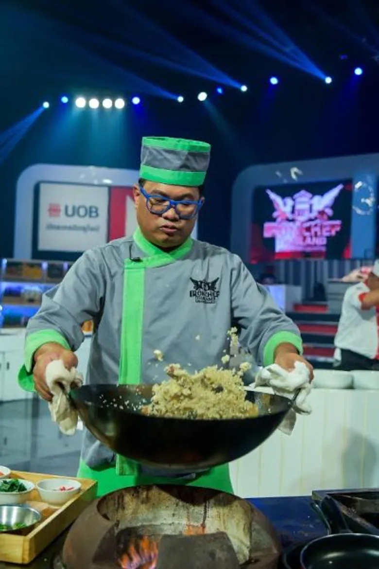 ทีวีไกด์: รายการ "เชฟกระทะเหล็ก ประเทศไทย (Iron Chef Thailand)" แซ่บ! เด็ด! เผ็ด! มันส์! เมื่อ “สุดยอดแม่ครัวอาหารอีสาน” ขอท้าชิง “เชฟกระทะเหล็กลูกอีสาน”