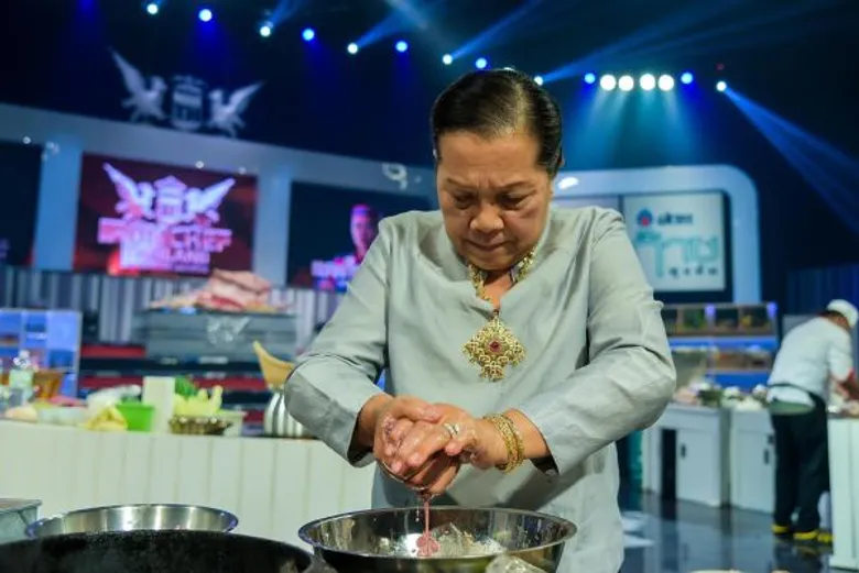 ทีวีไกด์: รายการ "เชฟกระทะเหล็ก ประเทศไทย (Iron Chef Thailand)" แซ่บ! เด็ด! เผ็ด! มันส์! เมื่อ “สุดยอดแม่ครัวอาหารอีสาน” ขอท้าชิง “เชฟกระทะเหล็กลูกอีสาน”