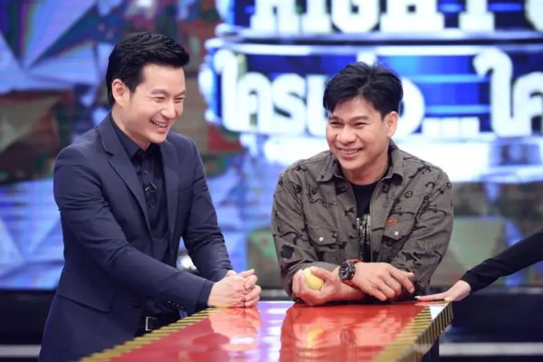 ทีวีไกด์: รายการ “STEP RIGHT UP ใครเก่ง...ใครได้"  “กำปั้น-มอร์ริส-เซฟฟานี่-นุ้ย เชิญยิ้ม” พร้อมลุย ชิงทองคำ 50,000 บาท !!!