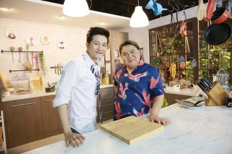 รายการ "ข่าวคลุกข้าว" ช่อง GMM25 เป็นอีกร...