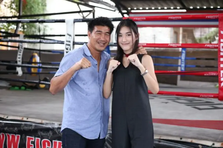เรื่องจริงไม่ได้โม้!!! สมรักษ์ คำสิงห์ ย้...