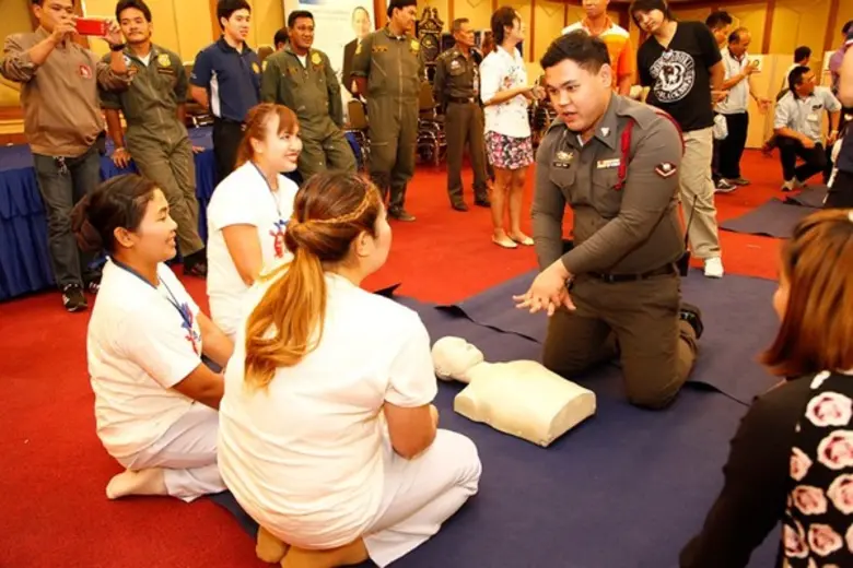 กลุ่มรพ.จุฬารัตน์ เฟ้นหาฮีโร่ 10,000คน ช่วยชีวิตผู้ป่วยที่หยุดหายใจ