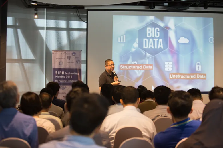 SIPA Tech Meetup #7 : Machine Learning and the Wisdom from Data