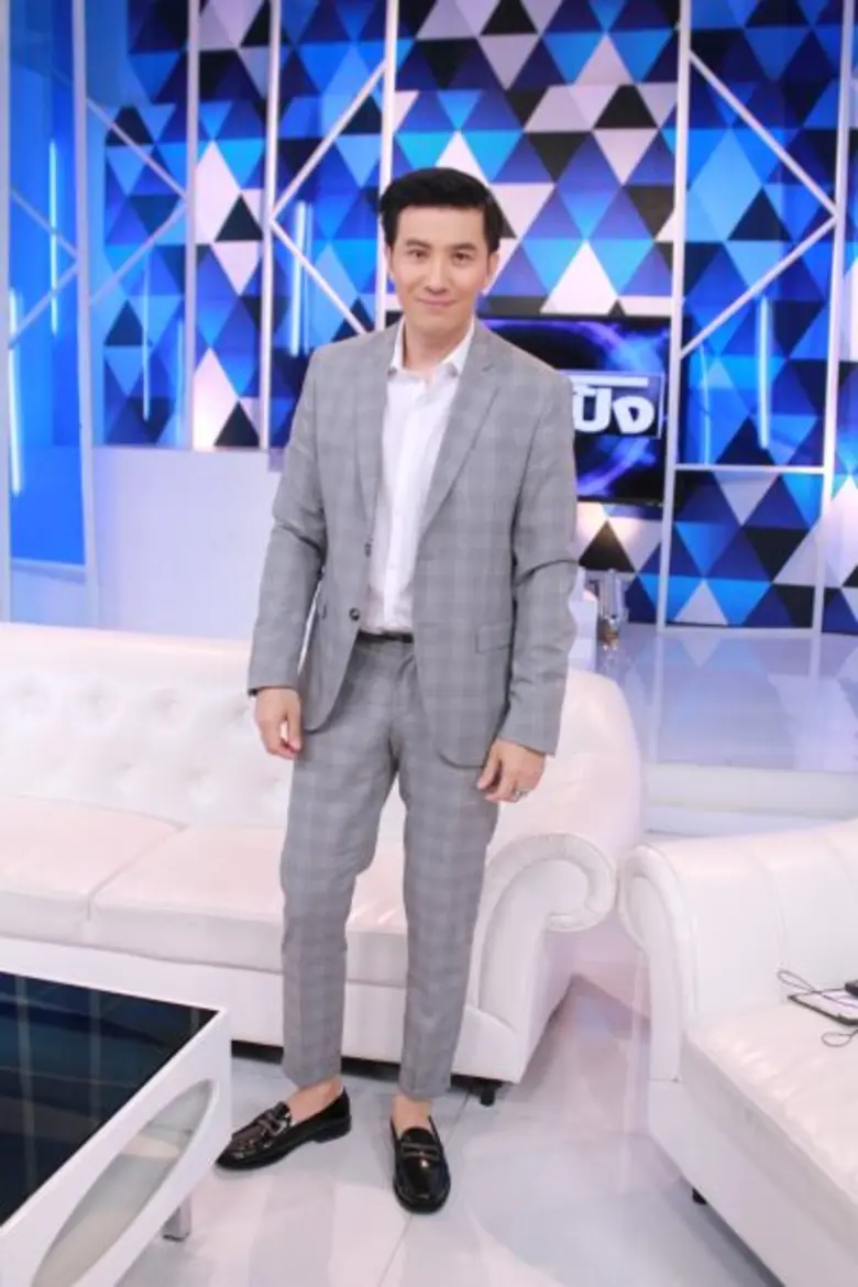 มีคิวมาถ่ายรายการสด "ปากโป้ง" ทางช่อง 8 แ...