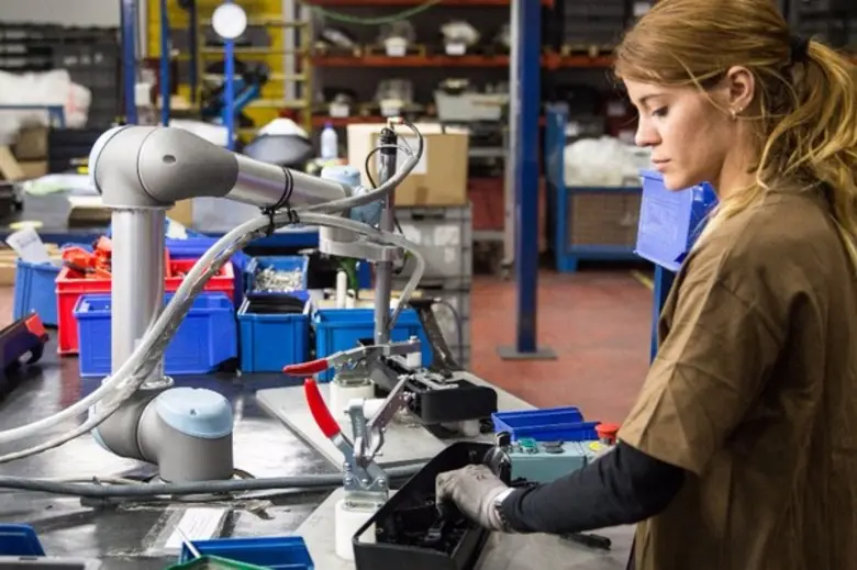 World Robotics Report 2016 announces collaborative robots as market driver