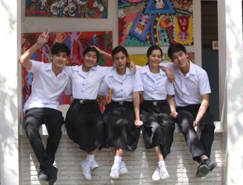 ผู้อำนวยการสร้าง : สายทิพย์ มนตรีกุล ณ อย...