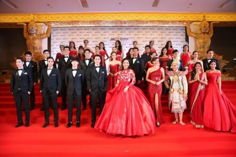 สุดอลังการ “แอนดรูว์ จักรพงษ์” จัดงาน 6 10 16 JKN Mega Show case โชว์ศักยภาพผู้นำคอนเทนต์โกลบอลอันดับ 1 ดาราทั่วฟ้าเมืองไทยแห่ร่วมพรมแดงเพชรพันล้าน