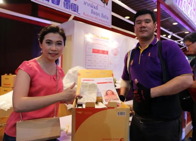 ไปรษณีย์ไทยยกทัพบุก “บุ๊กเอ็กซ์โป’59” ช้อปหนังสือให้จุใจส่งกลับบ้านได้ภายในวันเดียว