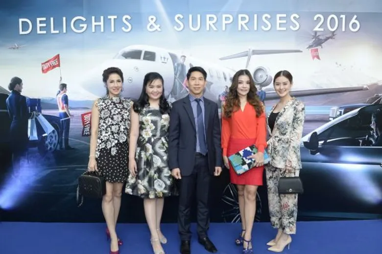 ฉลอง 27 ปี คิง เพาเวอร์ ตระการตาสินค้าแบรนด์เนม กับ “Delights & Surprises 2016” เซลส์ประจำปีสุดยิ่งใหญ่