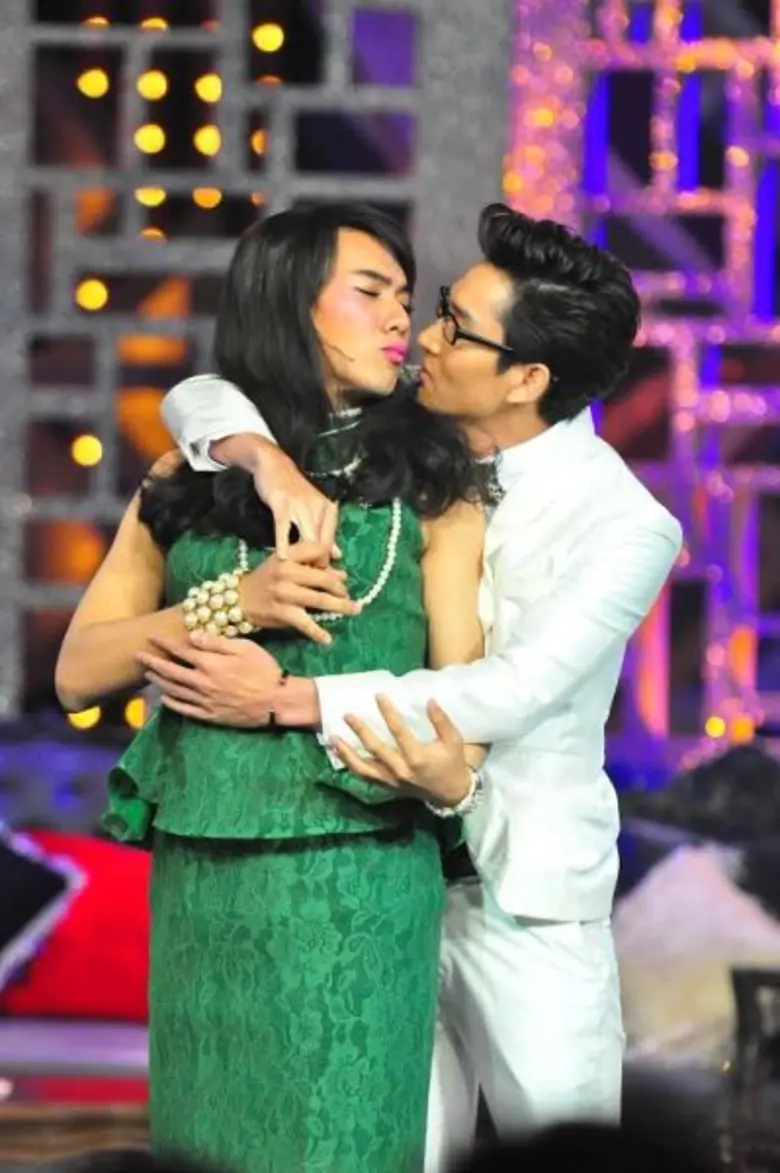 ทีวีไกด์: รายการ “4โพดำ การละคร” “4โพดำ” เจอศึกหนัก!! “ไนกี้” ขนมุขมาท้าสู้
