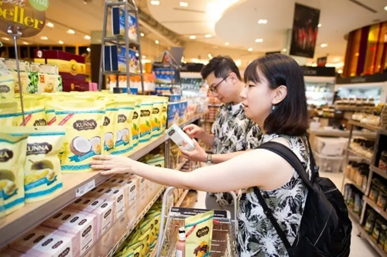 “KUNNA” ชวน“กรีน-อัษฎาพร” พร้อม “โบว์-ณชา” ผู้บริหารสาวสวย ชวนชิมขนมเพื่อสุขภาพพร้อมรสชาติอร่อย ส่งมอบความสุข บุกตลาดไลฟ์สไตล์คนเมือง และนักท่องเที่ยว