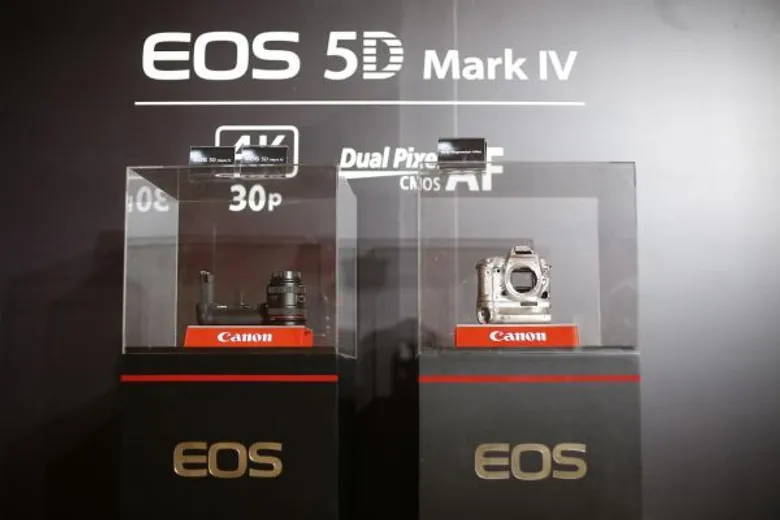 แคนนอน จัดเสวนา “CANON EOS 5D Mark IV SEMINAR ASIA TOUR” เปิดตัวกล้อง Canon EOS 5D Mark IV สุดยอดกล้อง DSLR พร้อมตอบโจทย์ช่างภาพมืออาชีพ