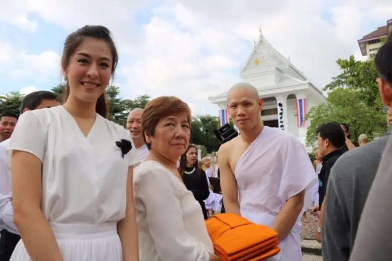 เอก ซีซันไฟฟ์ บวชเพื่อน้อมถวายเป็นพระราชกุศลแด่ “พ่อหลวง”