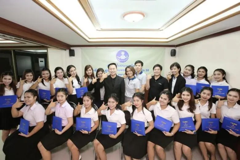ทันตแพทย์วัฒนา ชัยวัฒน์ หรือ หมอหนึ่ง (กล...