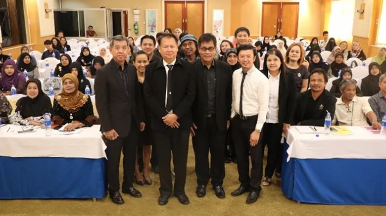 สถาบันสิ่งทอฯ เปิดโครงการพัฒนาผลิตภัณฑ์สิ่งทอและเครื่องแต่งกายมุสลิมในจังหวัดชายแดนภาคใต้เพื่อตอบสนองความต้องการในตลาดอาเซียน