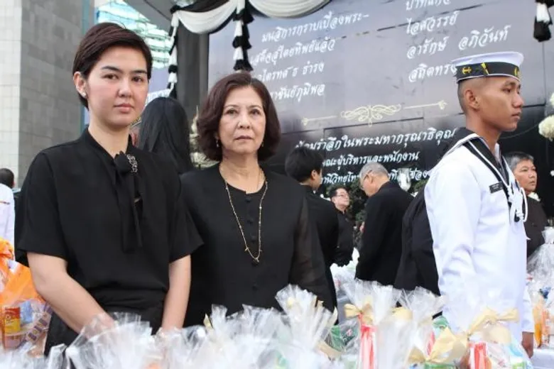 สถานีวิทยุโทรทัศน์ไทยทีวีสีช่อง 3 จัดพิธีตักบาตรถวายเป็นพระราชกุศล แด่พระบาทสมเด็จพระปรมินทรมหาภูมิพลอดุลยเดช เนื่องในวันปัณรสมวาร