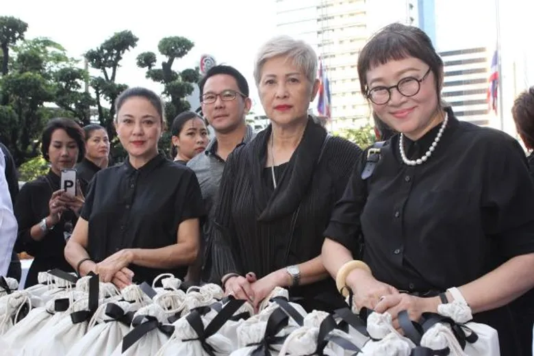 สถานีวิทยุโทรทัศน์ไทยทีวีสีช่อง 3 จัดพิธีตักบาตรถวายเป็นพระราชกุศล แด่พระบาทสมเด็จพระปรมินทรมหาภูมิพลอดุลยเดช เนื่องในวันปัณรสมวาร