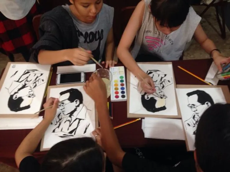 “แพม-ลิตา” นำทีม World Star Academy