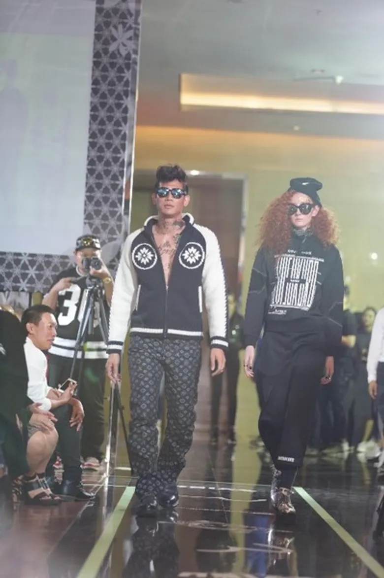 ลืมแว่นกันแดดอันเก่าของคุณไปเลย แล้วมาเลือกชมคอลเลคชั่นของ EVISU EYE ในช่วงซัมเมอร์นี้กันดีกว่า !