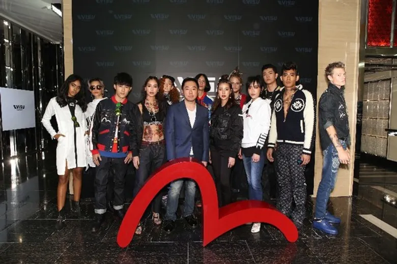 ลืมแว่นกันแดดอันเก่าของคุณไปเลย แล้วมาเลือกชมคอลเลคชั่นของ EVISU EYE ในช่วงซัมเมอร์นี้กันดีกว่า !