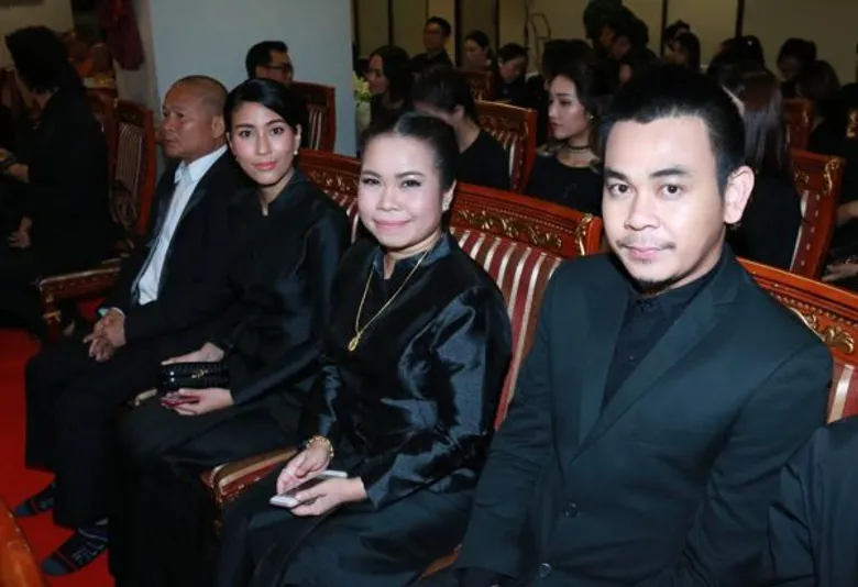 “เวิร์คพอยท์” เป็นเจ้าภาพพิธีบำเพ็ญกุศลสวดพระอภิธรรม ถวายเป็นพระราชกุศล พระบาทสมเด็จพระปรมินทรมหาภูมิพลอดุลยเดช ณ วัดไตรมิตรฯ