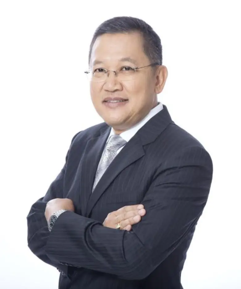 นายเลอศักดิ์ จุลเทศ รองประธานกรรมการบริหารและกรรมกา...