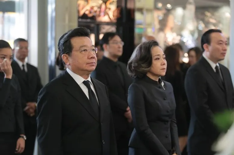 เดอะ แพลทินัม กรุ๊ป จัดพิธีน้อมรำลึกในพระมหากรุณาธิคุณ และแสดงความอาลัยแด่พระบาทสมเด็จพระปรมินทรมหาภูมิพลอดุลยเดช