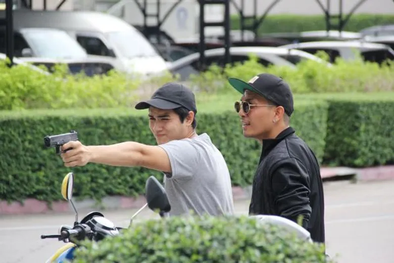 “ยีน” บู๊เดือด จับโจร “แน็ค” สติแตก . . . ลั่นปืนมั่ว