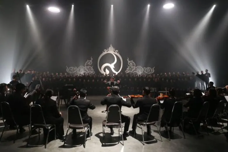 "ยกทัพศิลปินอาร์เอสและดาราช่อง 8 ร่วมถ่ายทอดความภาคภูมิใจ ผ่านMVบทเพลง รักพ่อ...ไม่มีวันพอเพียง"