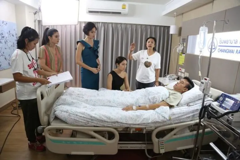 แม๊กกี้-อาภา น้ำตาแตกใจแทบขาด!!! ขอชีวิตพ่อ ด้วยการทำความดีในละครเทิดพระเกียรติ “ฝายน้ำใจ”