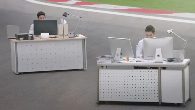 การทำงานก็คือการแข่งขัน ทุกคนจึงต้องเร็ว เพื่อไปสู่จุดหมาย