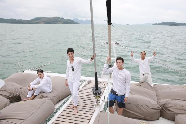 ทีวีไกด์: รายการ "โตแล้ว" “แก๊งโตแล้ว” สุดลั้ลลา ล่องเรือยอร์ช ชมวิวสวยกลางทะเล ที่ จ. ภูเก็ต