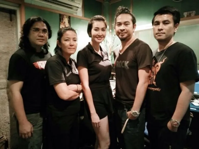 ปราโมทย์ วิเลปะนะ ใช้หัวใจร้อง!!! ถ่ายทอดบทเพลงประกอบละครเทิดพระเกียรติ “ฝายน้ำใจ”