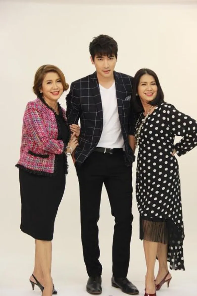 ผู้จัด “อาเปี๊ยก สมมาตร” นำทีมฟิตติ้งละคร “กุหลาบราคี” จับ “ดรีม ณฐณพ - อร พัทธ์ธีรา” ประกบคู่พระนาง อีกครั้ง!!