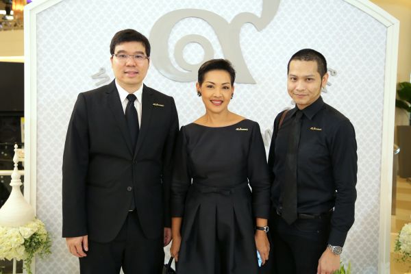 รัฐบาล โดยกระทรวงวัฒนธรรม ร่วมกับ สยามพารากอน จัดนิทรรศการ “ทรงสถิตในดวงใจไทยนิรันดร์”ชมภาพเหตุการณ์ประวัติศาสตร์จากจดหมายเหตุฉบับประชาชน ณ ไลฟ์สไตล์ ฮอลล์ ชั้น 2 สยามพารากอน 19-30 พ.ย. 59