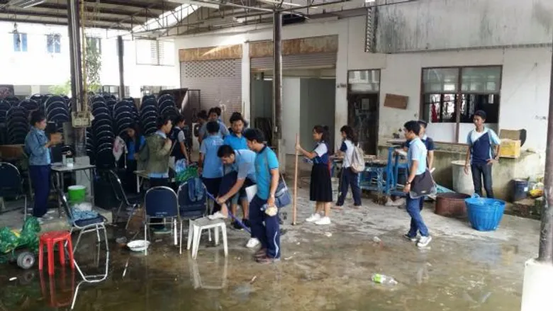 สคร. 12 สงขลา ร่วมรณรงค์ป้องกันไข้เลือดออกในสถานศึกษา “ทำดีเพื่อพ่อ”