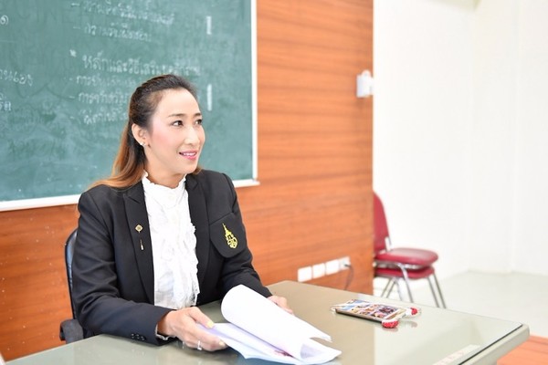 RBRU: นักศึกษา มรภ.รำไพพรรณี และ นักแสดงช่อง 3 " หมาก ปริญ" ร่วมกันถ่ายทำภายพยนตร์เทิดพระเกียรติฯ