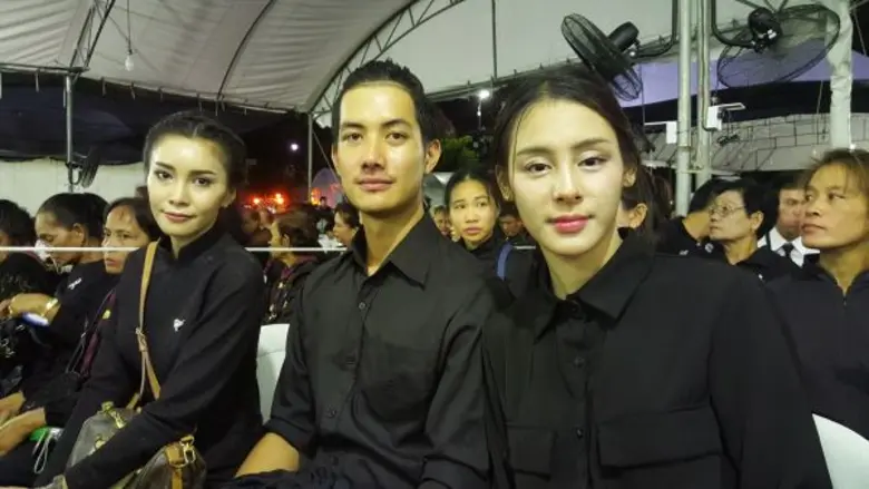 ปุณ-จูน-มีน ร่วมถวายความจงรักภักดี เข้าคิวรอเข้ากราบพระบรมศพ ในหลวง รัชกาลที่ ๙