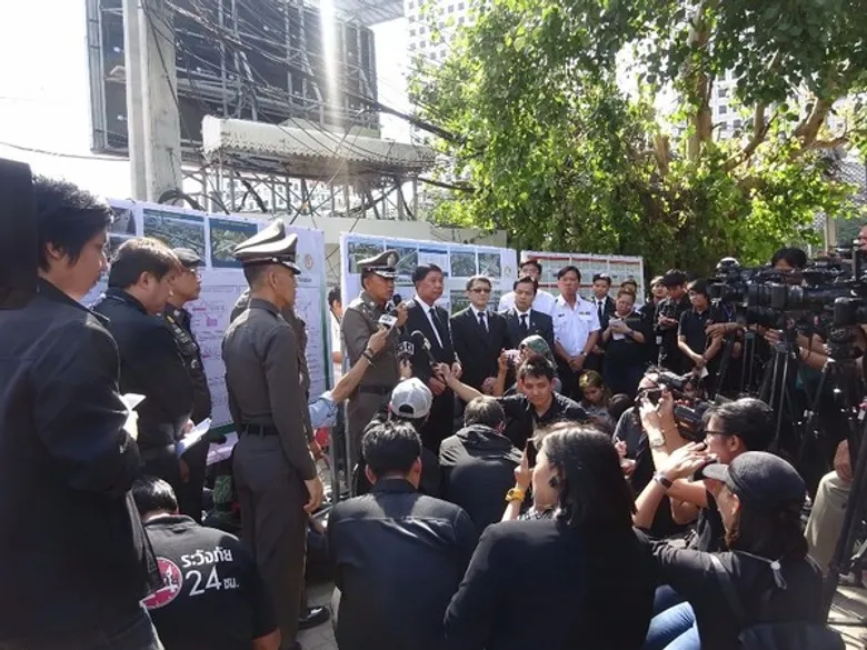 ประธานกรรมการการรถไฟฟ้าขนส่งมวลชนแห่งประเทศไทยและคณะผู้บริหาร รฟม.ตรวจความพร้อม ก่อนปิดสะพานข้ามแยกรัชโยธิน