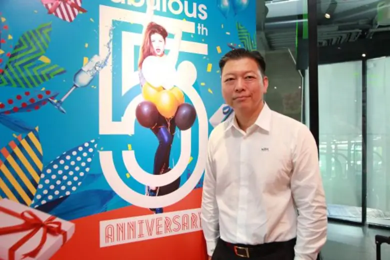 MBK Center นิทรรศการสร้างแรงบันดาลใจ "ตามรอยพ่อ พลังใจเพื่อไปต่อ"