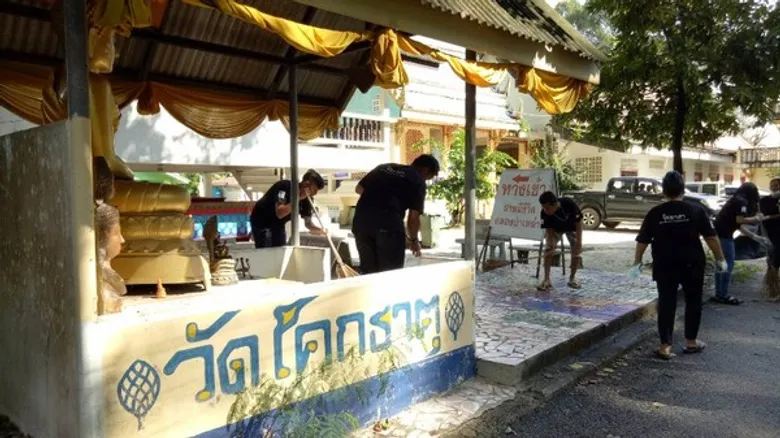 เยาวชนจิตอาสาร่วมพัฒนาวัด ถวายเป็นพระราชกุศล