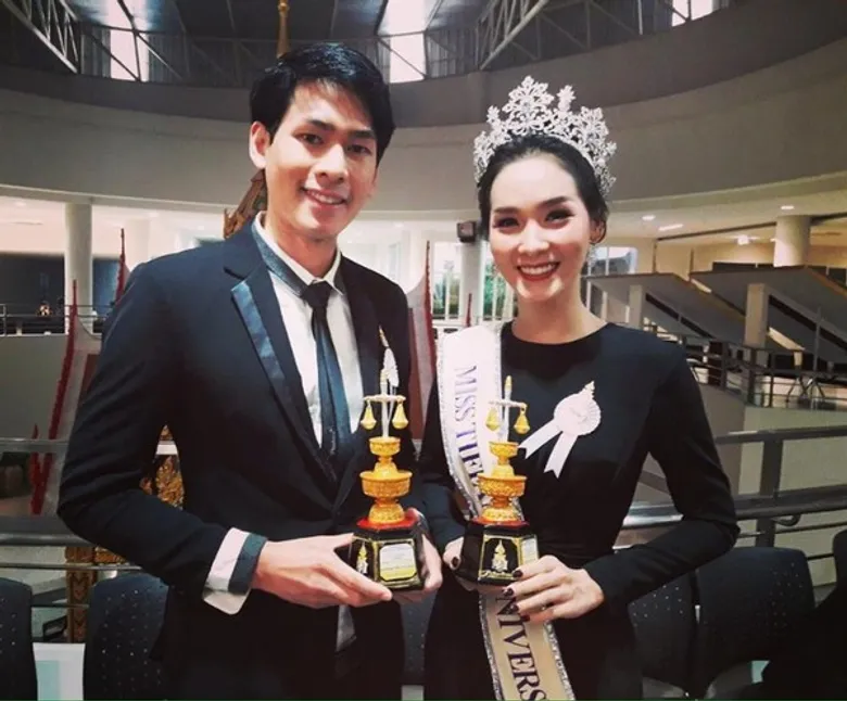 SPU : นักศึกษาสาขาวิชาศิลปะการแสดง คณะนิเทศศาสตร์ ม.ศรีปทุม เข้ารับรางวัล รางวัล "ตาชั่งทองคำ" ประเภท บุคคลทำดีตัวอย่างของสังคม