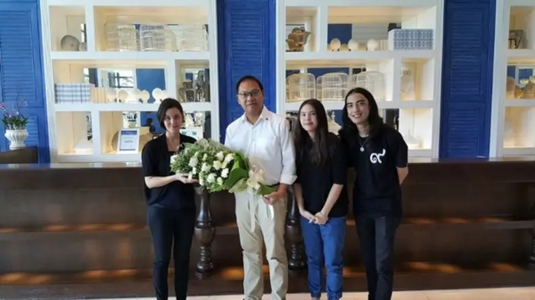 ภาพข่าว: อมารี หัวหิน ต้อนรับ นักแสดงและพิธีกรชื่อดัง