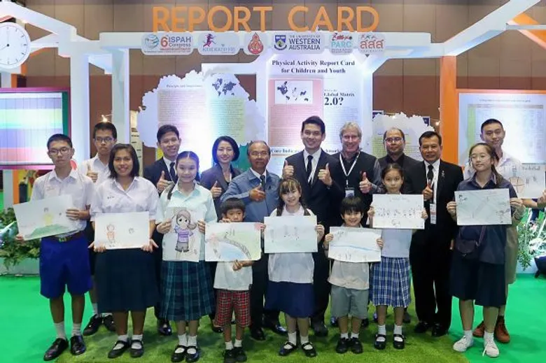 สสส.เผยผลสำรวจพบเด็กไทยมีพฤติกรรมเนือยนิ่งค่อนข้างสูง กิจกรรมทางกายต่ำ นั่งอยู่กับที่ถึงวันละ 13 ชม. 35 นาที