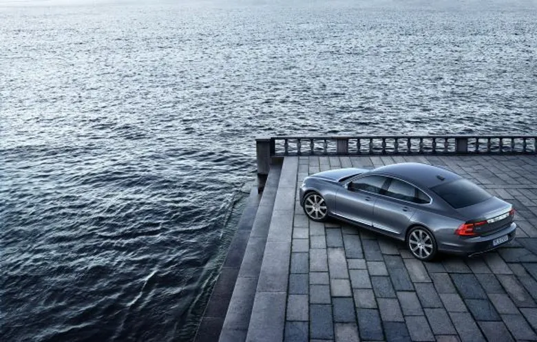 The New Volvo S90 ซีดานหรูเรือธงใหม่จากสวีเดนที่กวาดรางวัลมาแล้วทั่วโลก เปิดตัวอย่างอลังการในงานมอเตอร์เอ็กซ์โป 2016 พร้อมควงคู่น้อง Volvo V40 T4 Facelift พรีเมี่ยมสปอร์ตแฮทช์แบ็คเครื่องยนต์ใหม่