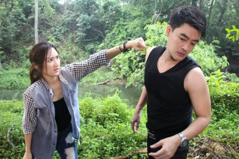 “เติ้ล - ยีน” แช่น้ำตกจนตัวเปื่อย ทั้งหลอน ทั้งหนาว