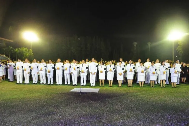 มทร.ธัญบุรี พร้อมใจแปรขบวน ภาพพระบรมฉายาลักษณ์ รัชกาลที่ 9 ปัญญาสมวารครบ 50 วัน