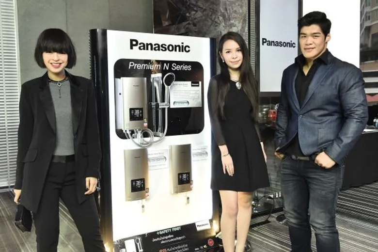 เซเล็บคนดัง ร่วมงานเปิดตัวเครื่องทำน้ำอุ่นพานาโซนิค โฉมใหม่ดีไซน์หรู